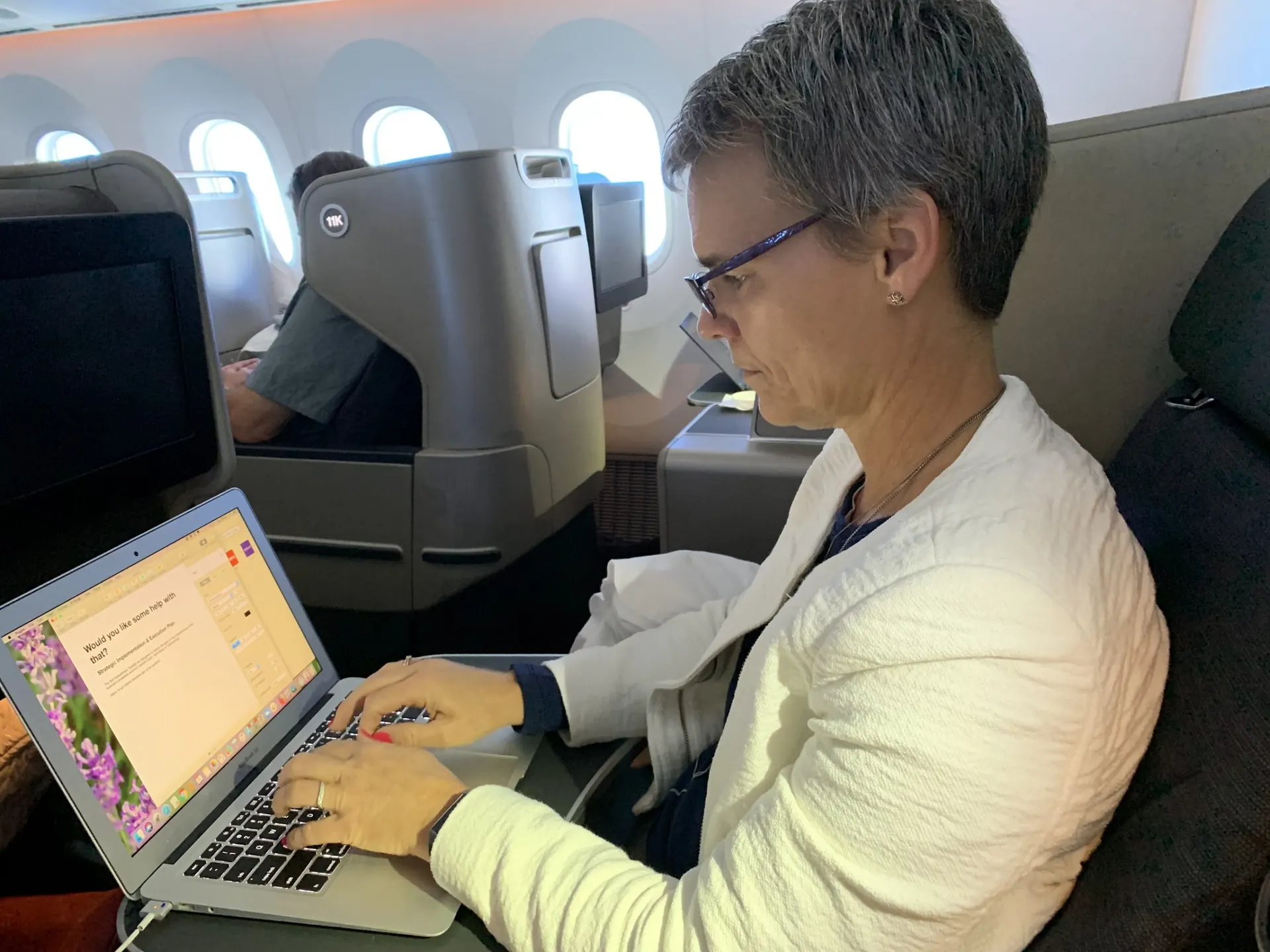 Ivanka Menken reviewing a founder's numbers in Cash-Tight Growth Mentoring